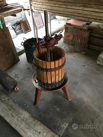 Torchio a leva per vinaccia - capacità 30 litri