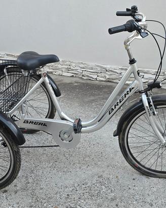 bici 3 ruote con cestino 