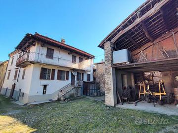 CASA SEMINDIPENDENTE A BRIGNANO-FRASCATA