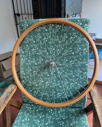 Ruote complete con cerchi in legno da 26”