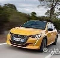 Disponibili Peugeot 208 2020 ricambi c2451