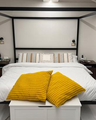 Letto a baldacchino king size con materasso