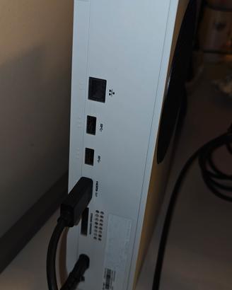 Xbox series S + 2 joystick e postazione di ricaric