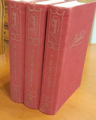 prezioso set di libri in tre volumi corrisponde a