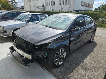 Hyundai Ioniq 1.6 Plug-in Hybrid DCT Style