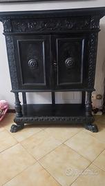 mobile in legno nero