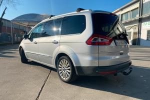 Ford Galaxy 7 posti con Gancio Traino