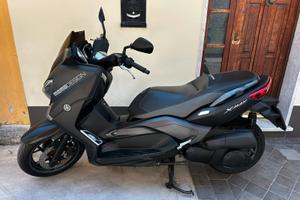 Yamaha XMAX 250 MOMODESIGN – Limited Edition