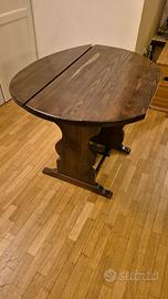 Tavolino in legno massello con laterali basculanti