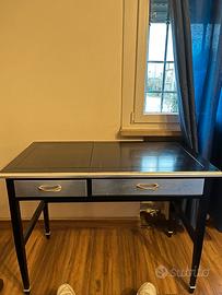 Scrivania - toeletta