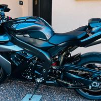 Yamaha r1