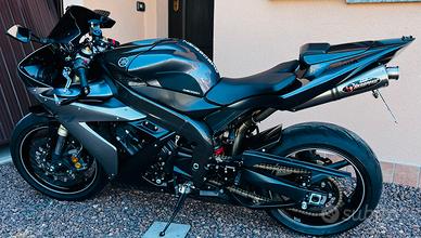 Yamaha r1