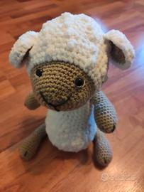 Pecora amigurumi, uncinetto altezza 24cm