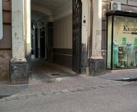 LOCALE COMMERCIALE A FRATTAMGGIORE.