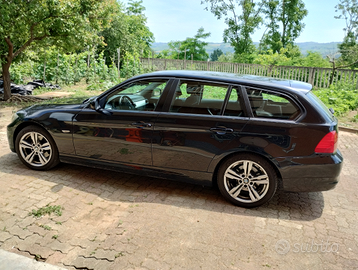 BMW 318 touring con cambio automatico