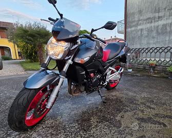 SUZUKI GSR 600