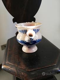 Antico versatoio in ceramica