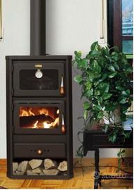 Stufa a legna con forno