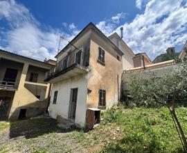 CASA SEMINDIPENDENTE A SANT'AMBROGIO SUL GARIGLIAN