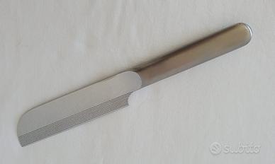 Alessi programma 8 - Coltello per formaggi teneri