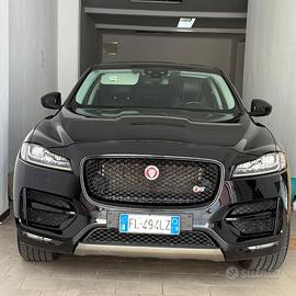Stupenda Jaguar X-Pace Diesel 4x4 ad Asti