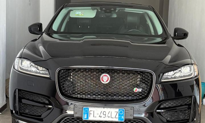 Stupenda Jaguar X-Pace Diesel 4x4 ad Asti