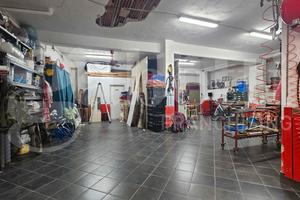 Pressi Via dei Cantieri magazzino 150 mq