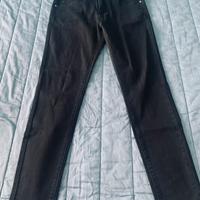 Jeans elasticizzati skinny neri.