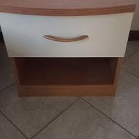 2 comodini color ciliegio beige