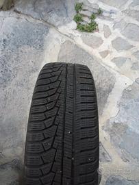 treno pneumatici Hankook