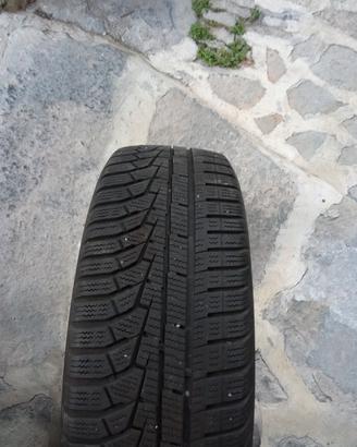 treno pneumatici Hankook