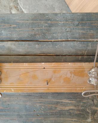 appendiabiti vintage in legno e ferro