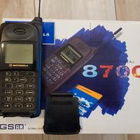 Telefono cellulare motorola international 8700