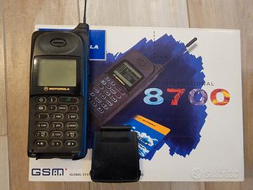 Telefono cellulare motorola international 8700