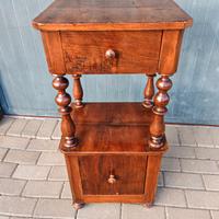 Comodino arte povera