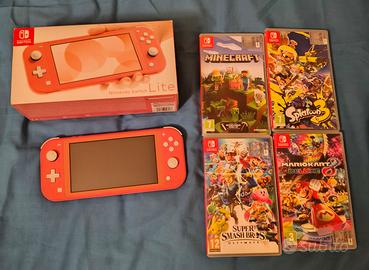 Nintendo Switch Lite + 4 giochi