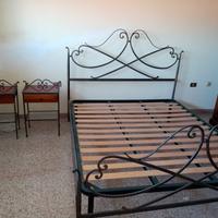 letto matrimoniale con comodini 