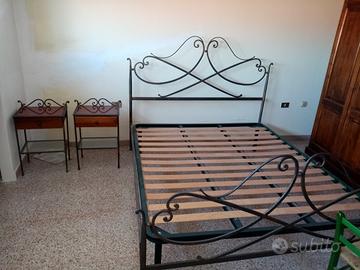 letto matrimoniale con comodini 