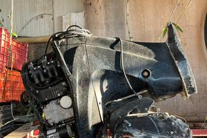 Motore fuoribordo per ricambi