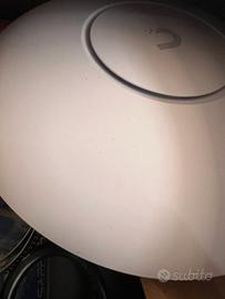 Ubiquiti U7 Pro Wifi 7 Access Point Be9300 TrI-Ban