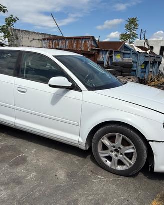 AUDI A3 1.6 TDI RICAMBI USATI