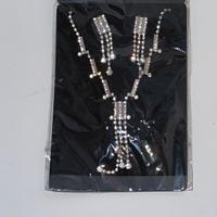 Elegante parure di bigiotteria composta da collana