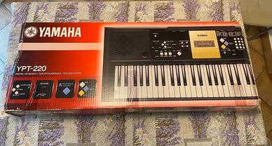 TASTIERA YAMAHA YPT-220 COMPLETA DI SUPPORTO