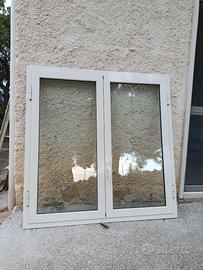 Finestra infisso in alluminio