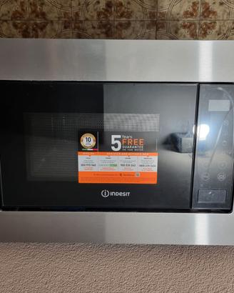 Microonde da incasso INDESIT: colore acciaio inox