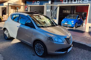 Lancia Ypsilon 1.2 69 CV 5 porte S&S Gold