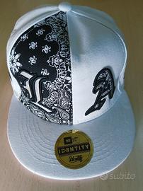 Cappellino Snapback Identity Bianco Nero Paisley L