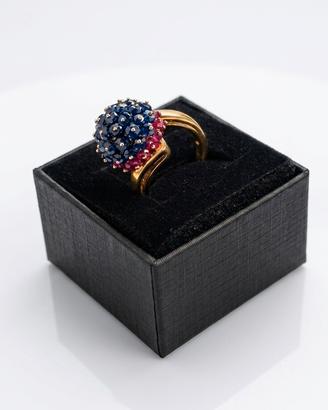 Anello in oro con zaffiri e rubini