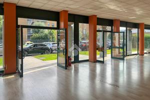 NEGOZIO A CASSANO D'ADDA