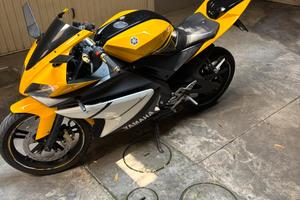 YAMAHA YZF R125